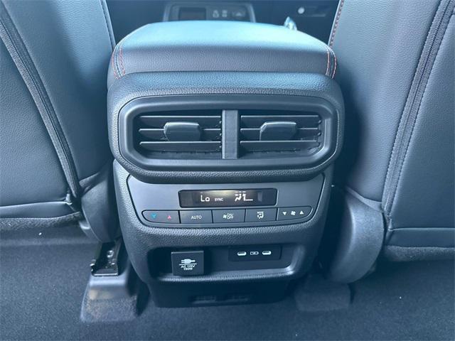 new 2025 Honda Pilot car, priced at $48,975