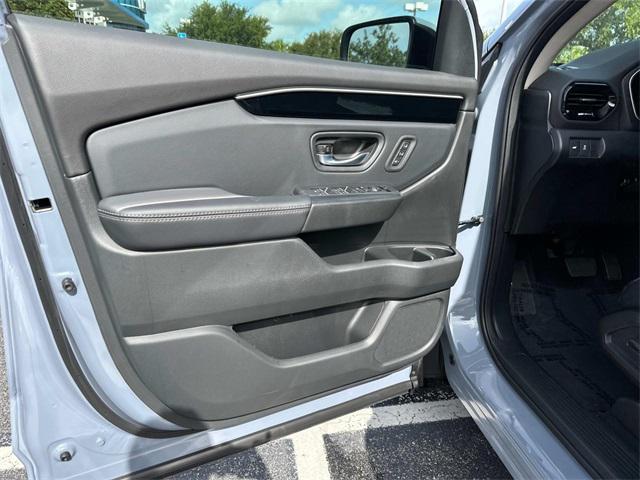 new 2025 Honda Pilot car, priced at $49,518