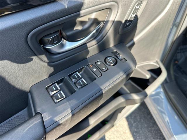 new 2025 Honda Pilot car, priced at $49,518