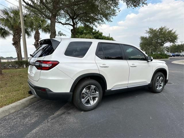 new 2025 Honda Pilot car, priced at $45,800