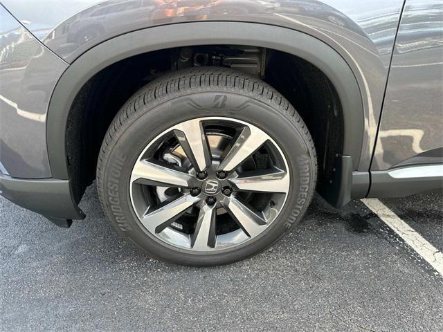 new 2025 Honda Pilot car, priced at $50,594