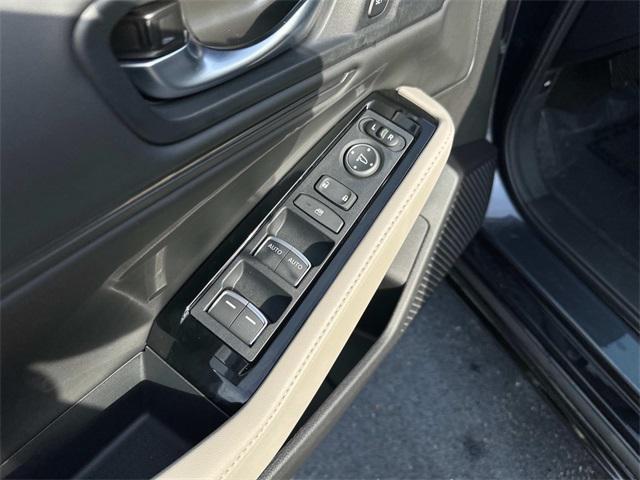 new 2025 Honda Accord Hybrid car, priced at $37,957