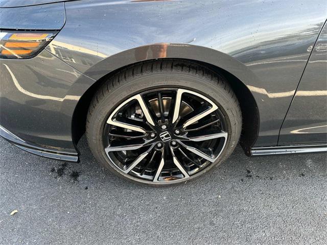 new 2025 Honda Accord Hybrid car, priced at $37,957