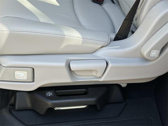 new 2026 Honda Odyssey car, priced at $43,471