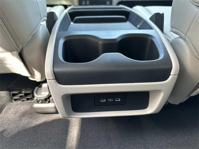 new 2026 Honda Odyssey car, priced at $43,471