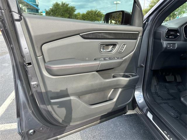 new 2025 Honda Pilot car, priced at $53,563
