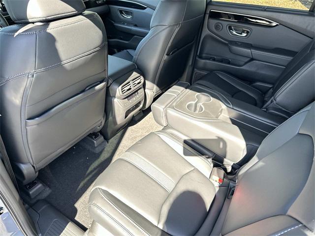 new 2025 Honda Pilot car, priced at $48,288