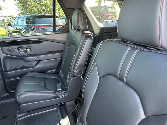 new 2025 Honda Pilot car, priced at $48,615