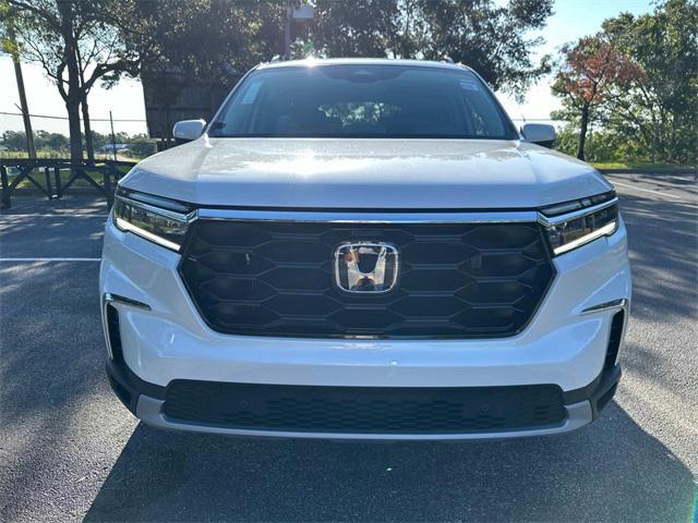 new 2025 Honda Pilot car, priced at $47,567