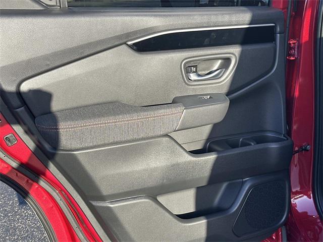new 2025 Honda Pilot car, priced at $40,581