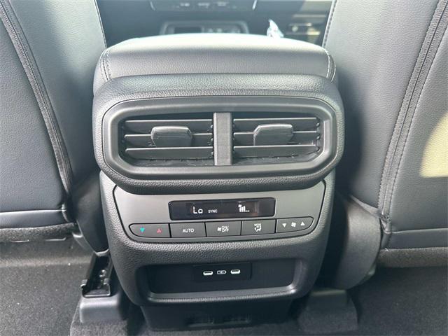 new 2025 Honda Pilot car, priced at $48,300