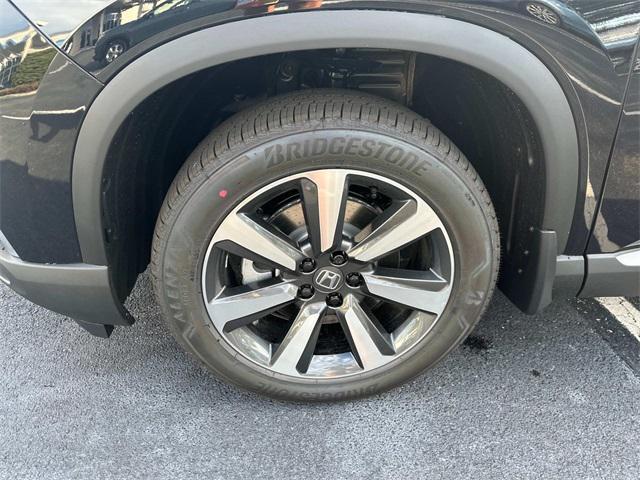 new 2025 Honda Pilot car, priced at $48,300