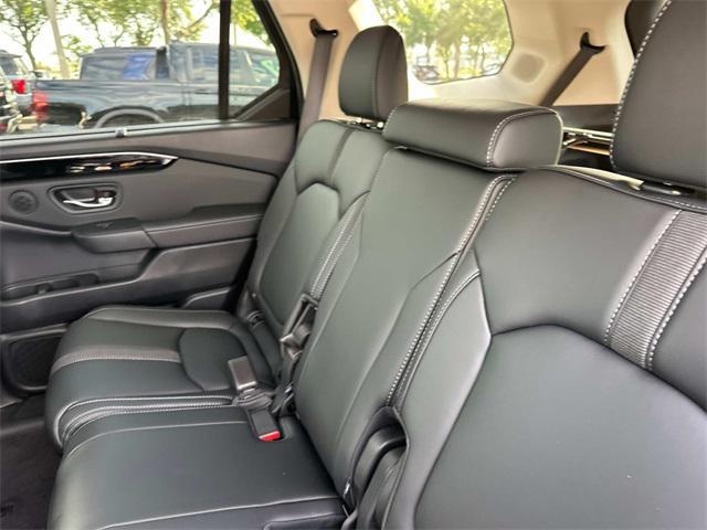 new 2025 Honda Pilot car, priced at $48,300
