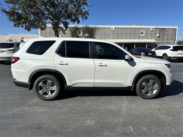 new 2025 Honda Pilot car, priced at $45,620
