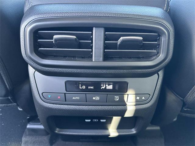 new 2025 Honda Pilot car, priced at $45,620