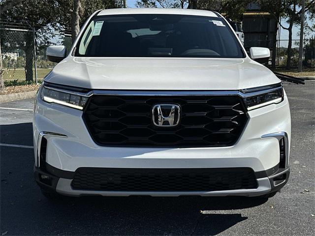 new 2025 Honda Pilot car, priced at $41,590