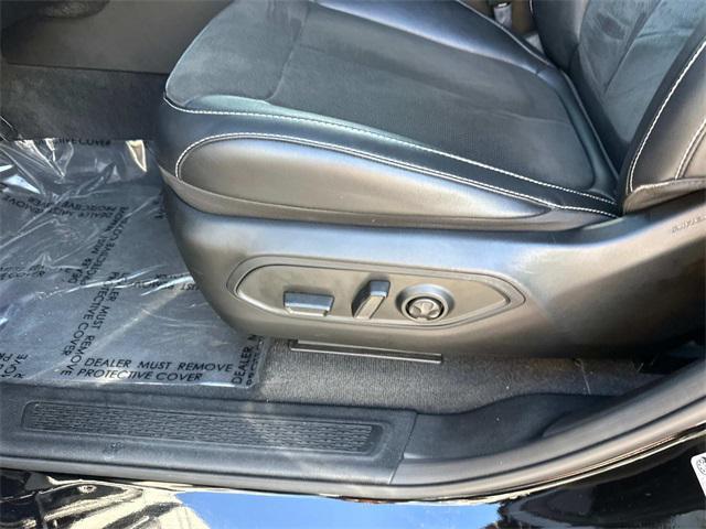 used 2022 Jeep Grand Cherokee car, priced at $28,300