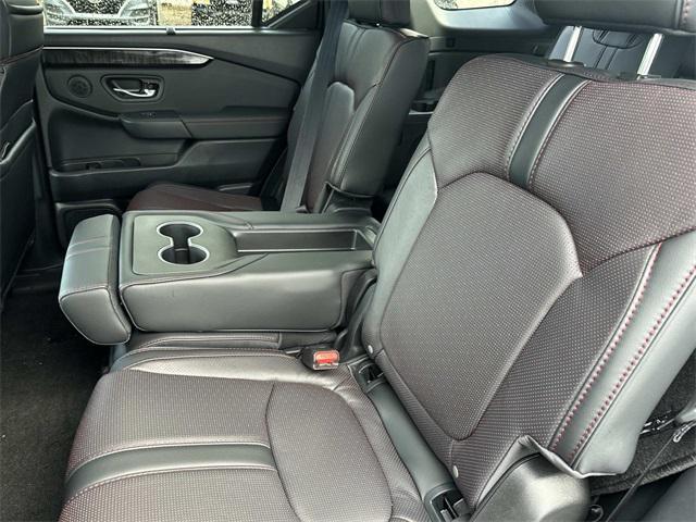 new 2025 Honda Pilot car, priced at $52,025