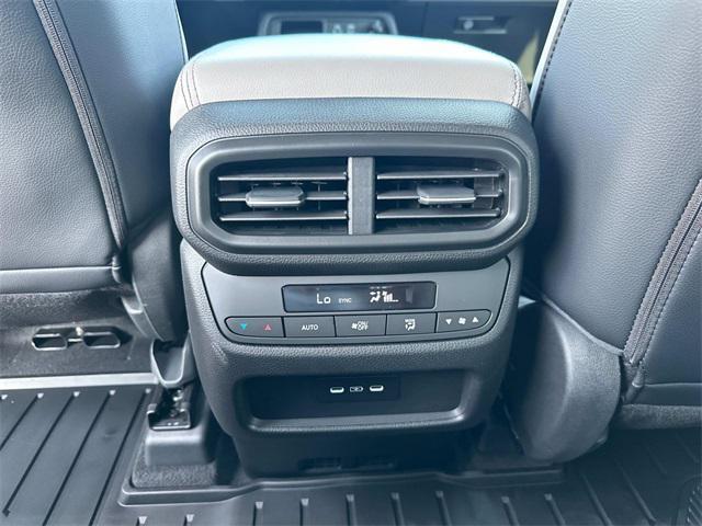 new 2025 Honda Pilot car, priced at $42,659