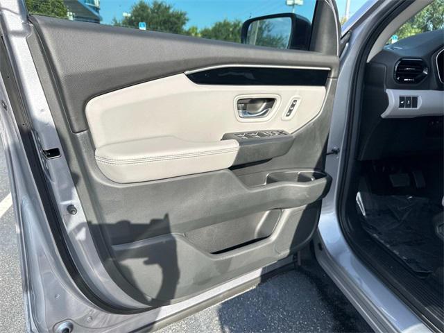 new 2025 Honda Pilot car, priced at $42,659