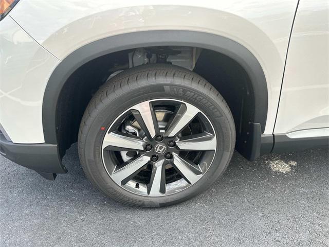 new 2025 Honda Pilot car, priced at $46,104