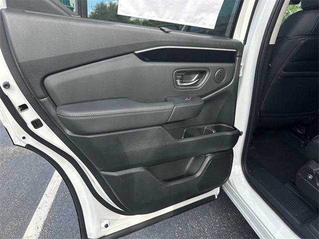 new 2025 Honda Pilot car, priced at $46,104