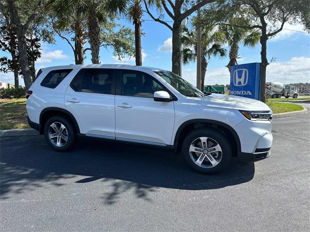 new 2025 Honda Pilot car, priced at $45,050