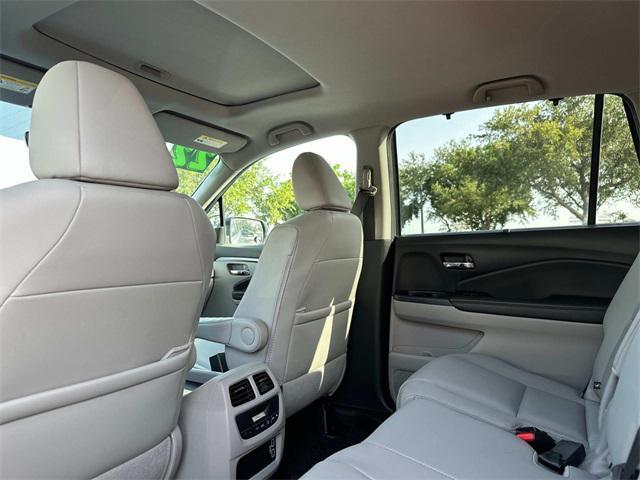 used 2022 Honda Pilot car, priced at $25,900