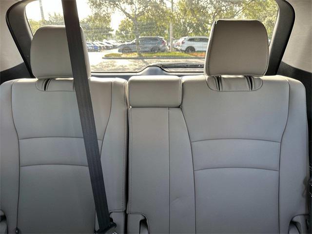 used 2022 Honda Pilot car, priced at $25,900