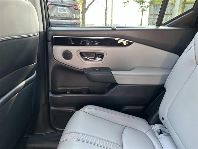new 2025 Honda Pilot car, priced at $43,166