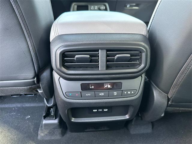 new 2025 Honda Pilot car, priced at $43,166