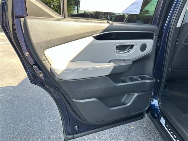 new 2025 Honda Pilot car, priced at $43,166