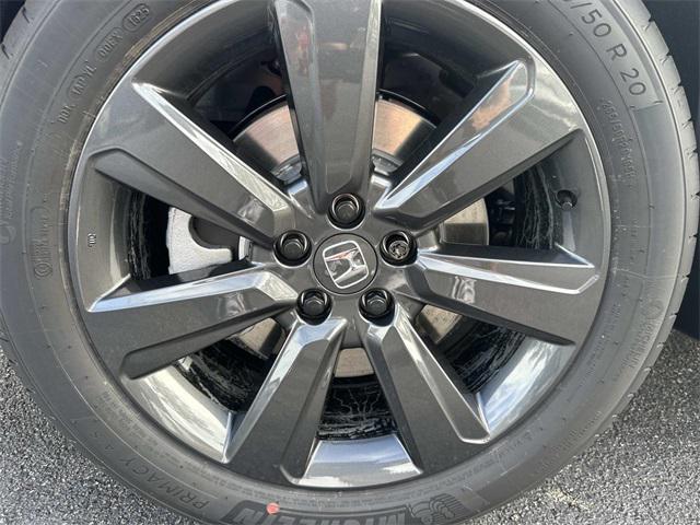 new 2025 Honda Pilot car, priced at $40,702