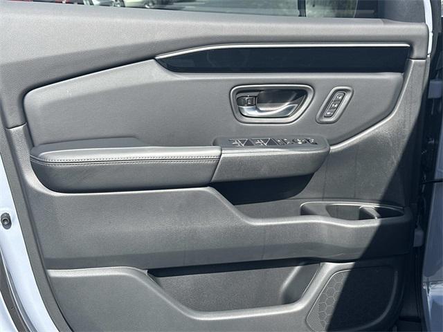 new 2025 Honda Pilot car, priced at $46,697