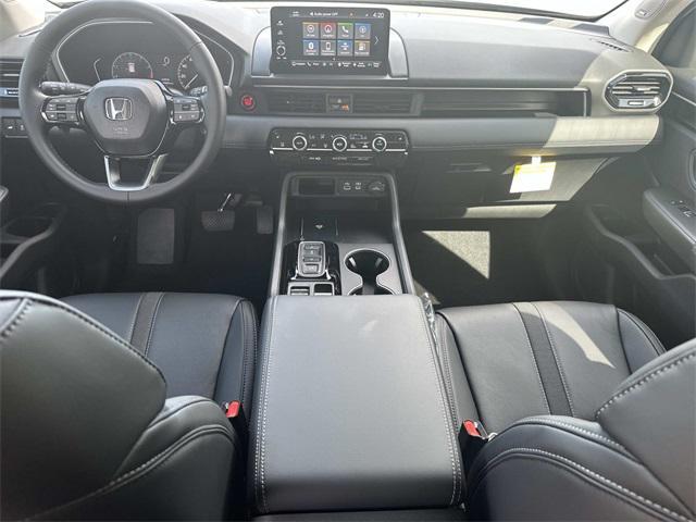 new 2025 Honda Pilot car, priced at $46,697
