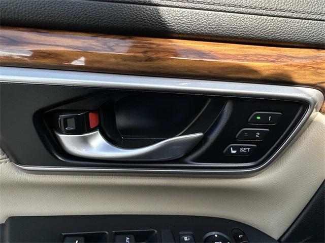 used 2020 Honda CR-V Hybrid car, priced at $27,900