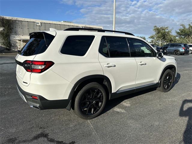 new 2025 Honda Pilot car, priced at $47,612