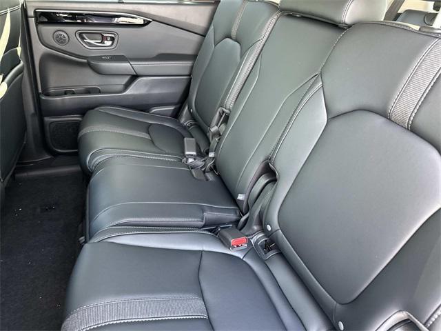 new 2025 Honda Pilot car, priced at $47,612