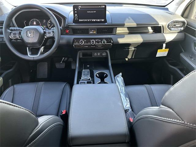 new 2025 Honda Pilot car, priced at $47,612