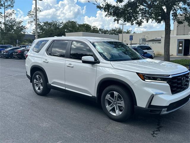 new 2025 Honda Pilot car, priced at $45,575