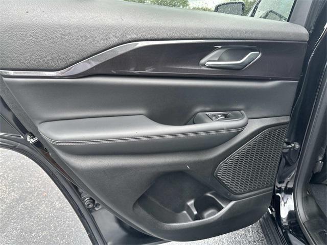 used 2023 Jeep Grand Cherokee car, priced at $27,900