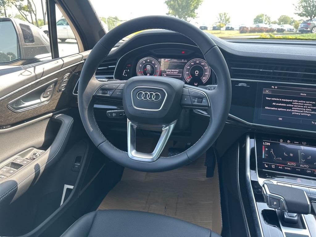 new 2025 Audi Q7 car, priced at $76,335