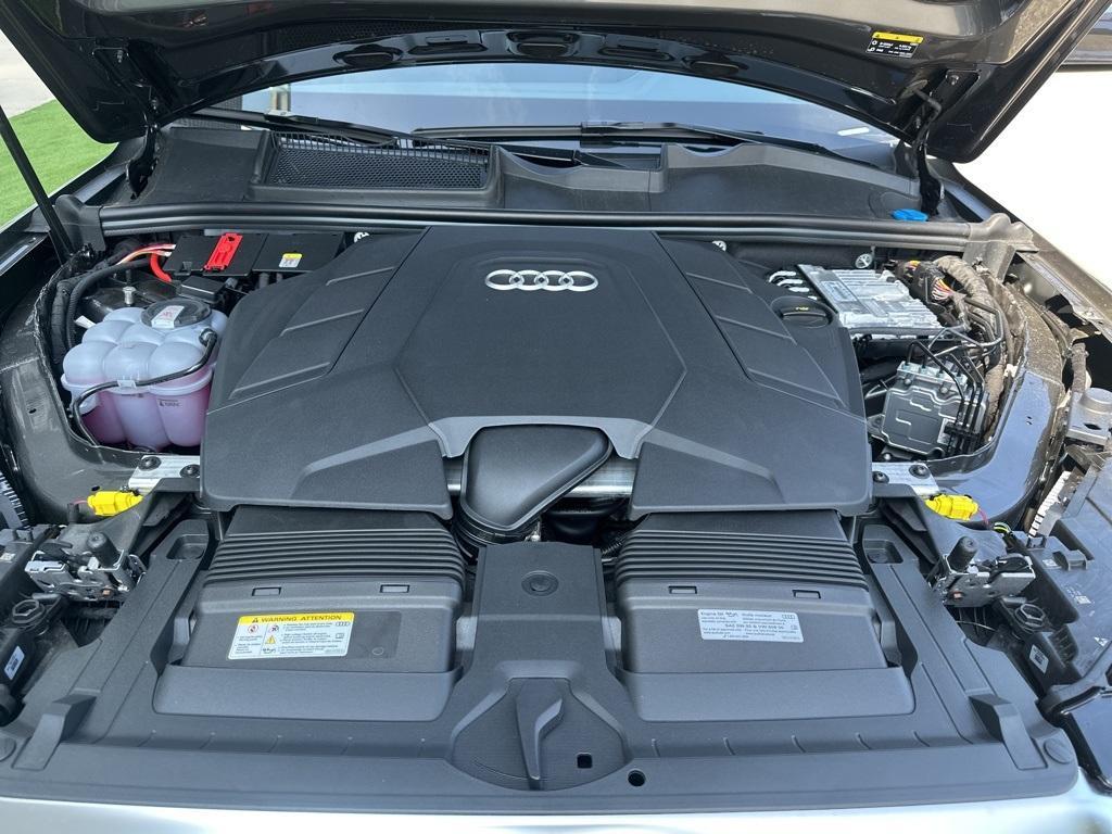 new 2025 Audi Q7 car, priced at $76,335