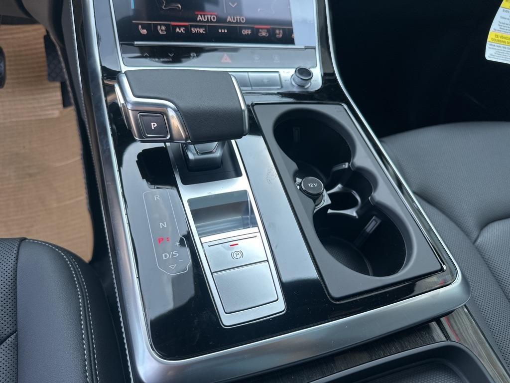 new 2025 Audi Q7 car, priced at $76,335