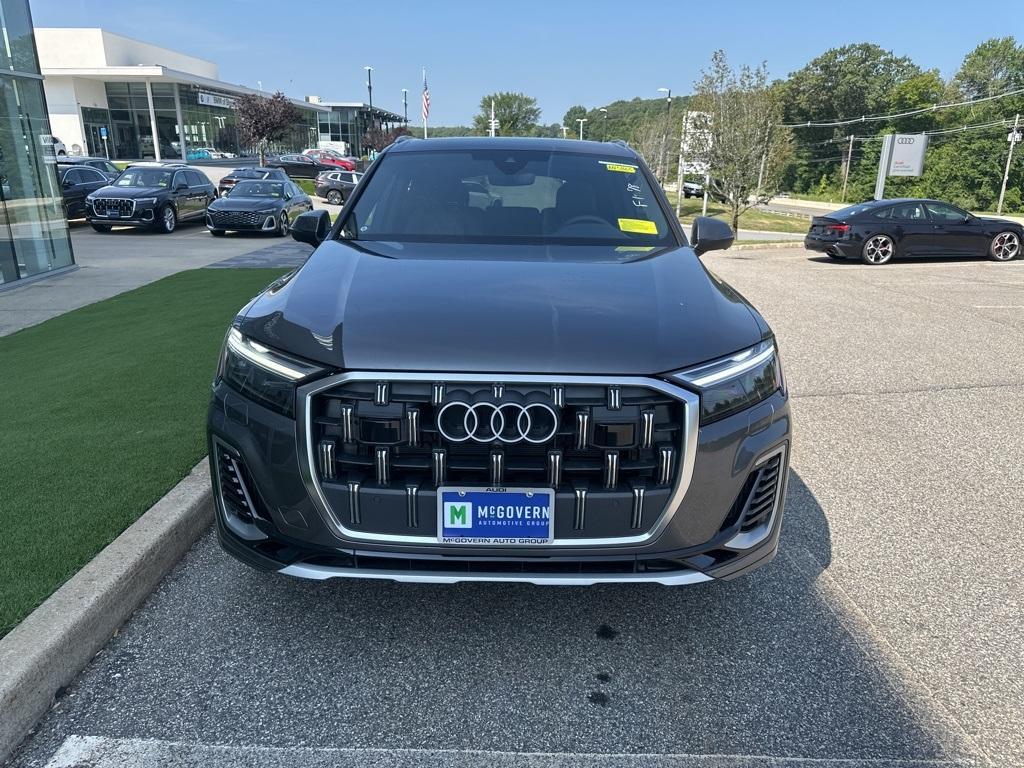 new 2025 Audi Q7 car, priced at $76,335