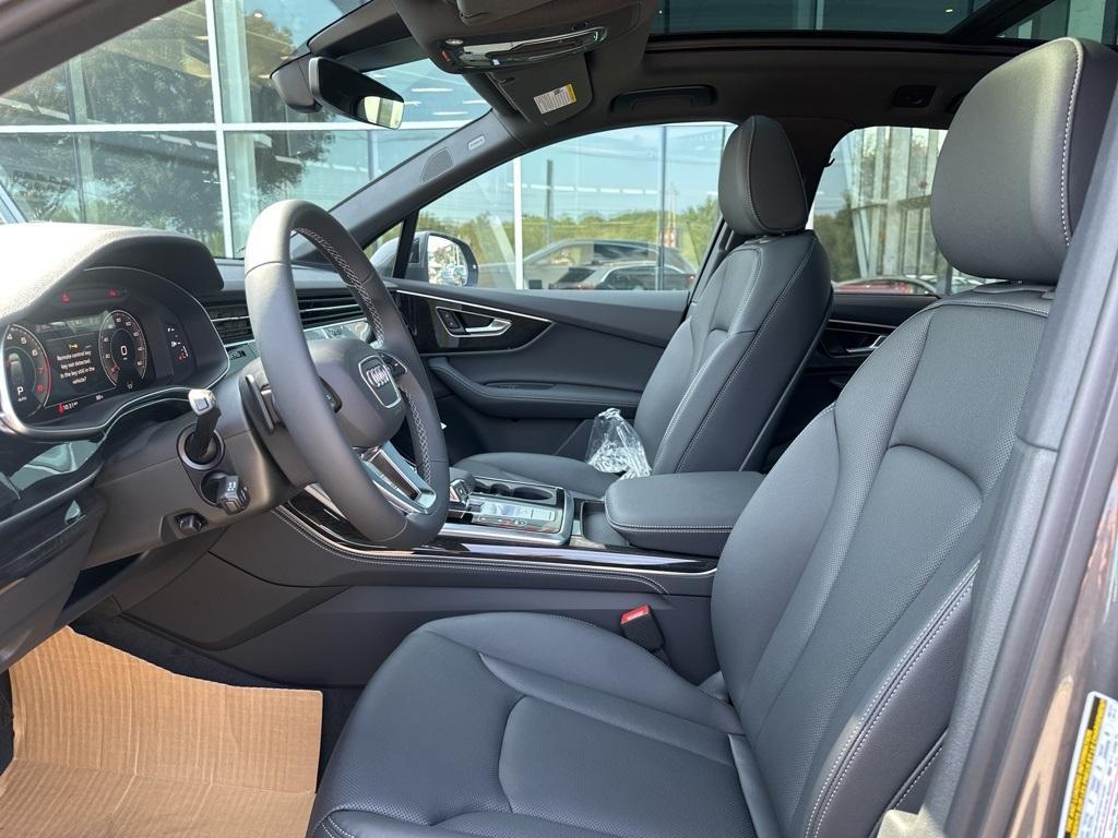 new 2025 Audi Q7 car, priced at $76,335