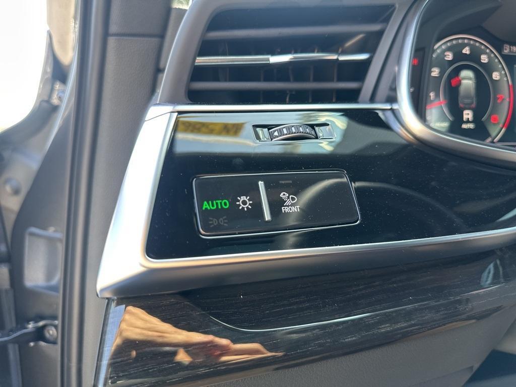 new 2025 Audi Q7 car, priced at $76,335