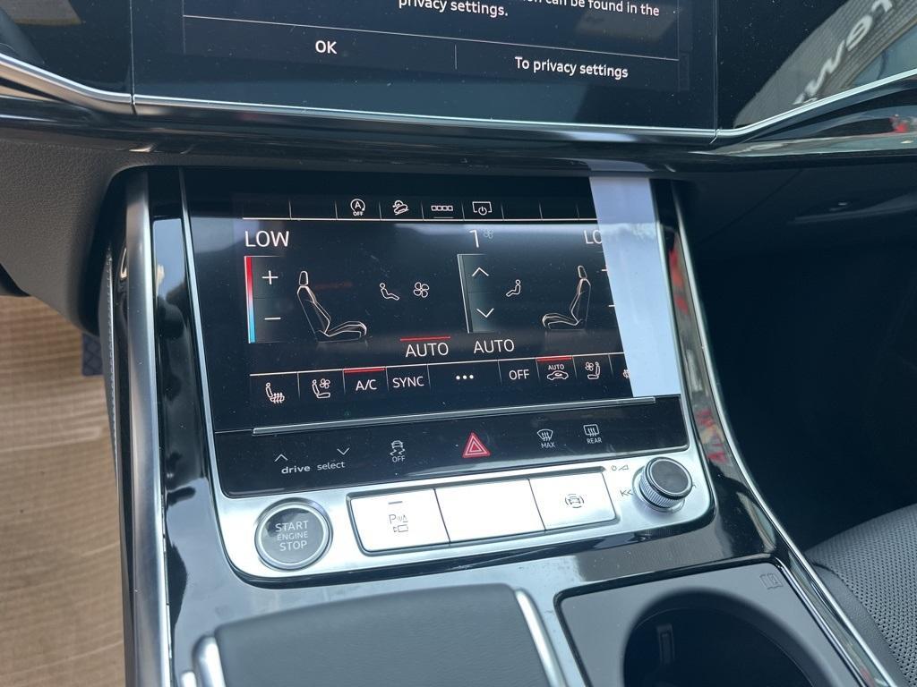 new 2025 Audi Q7 car, priced at $76,335