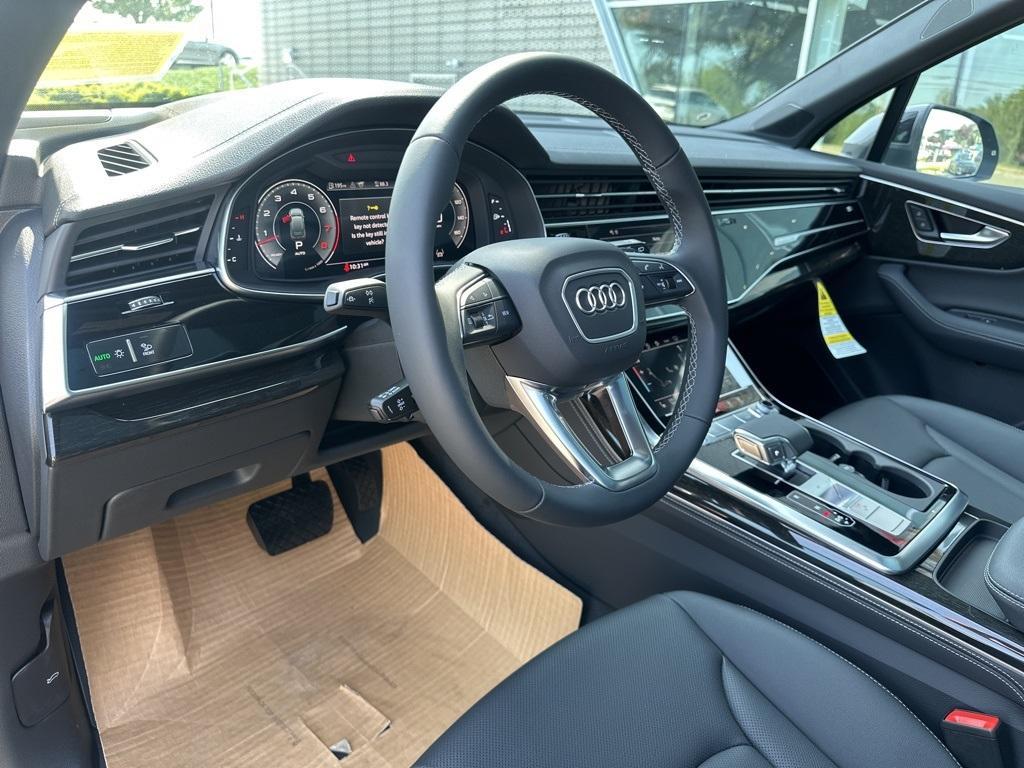 new 2025 Audi Q7 car, priced at $76,335