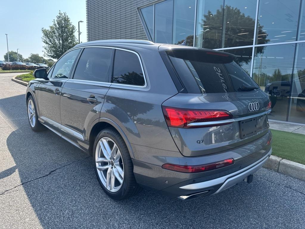 new 2025 Audi Q7 car, priced at $76,335